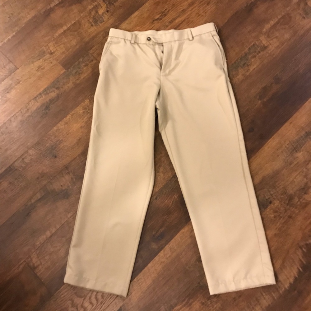 Izod men’s slacks